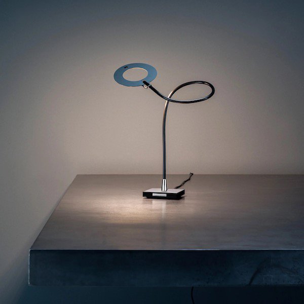 【Catellani & Smith】 イタリア・LEDインテリア照明「Giulietta T USB」ニッケル (D150×H350mm)