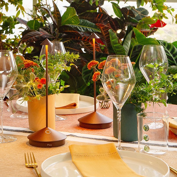 zafferano】イタリア・「Pina」ピナ テーブル ランプ コルテン