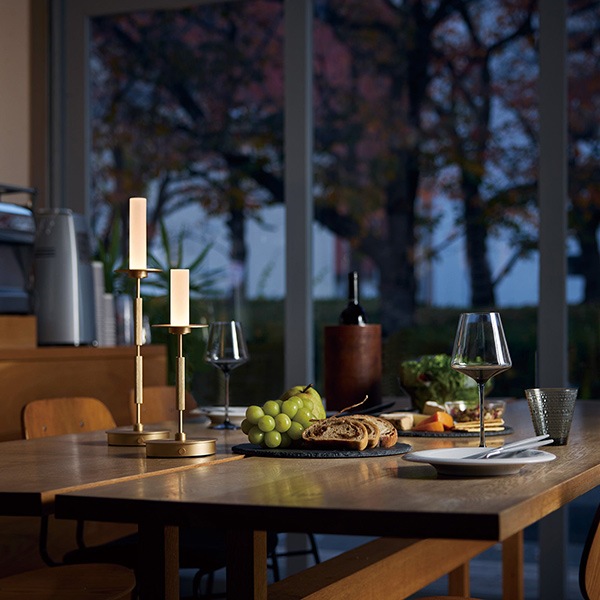テンポLEDテーブルランプ S「Tempo LED-table lamp (S)」ダークブロンズ／ライトゴールド（φ120×H310mm）【業販対象外】