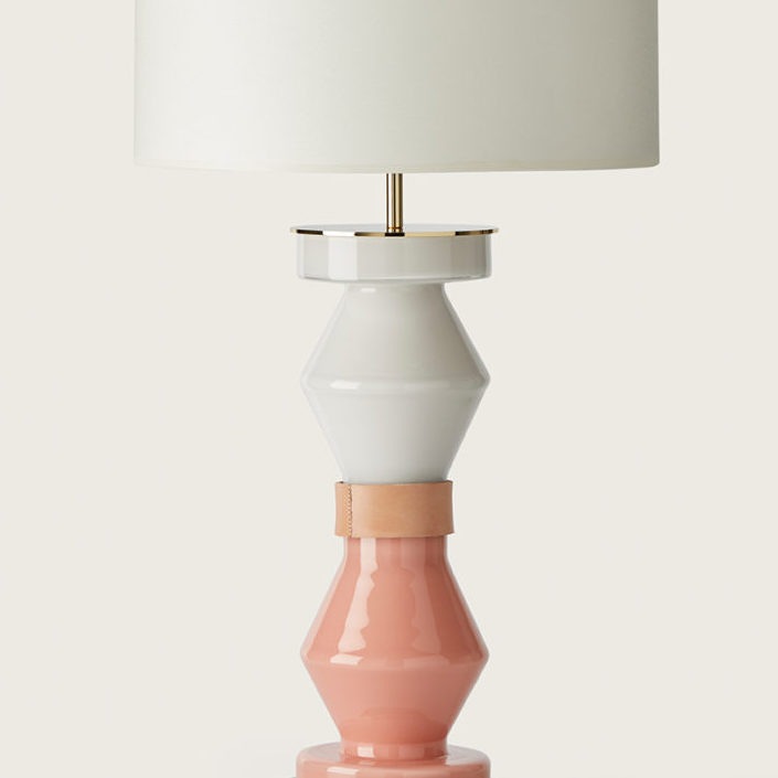 【aromas】 スペイン・インテリア照明「KITTA KITTA」テーブルライト 1灯 ブラック／ホワイト／ゴールド／シルバー (φ190×H530mm)