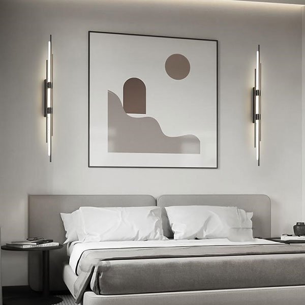 インテリア照明 モダンLEDウォールライト ブラック／ゴールド（W70×H800～1000mm）