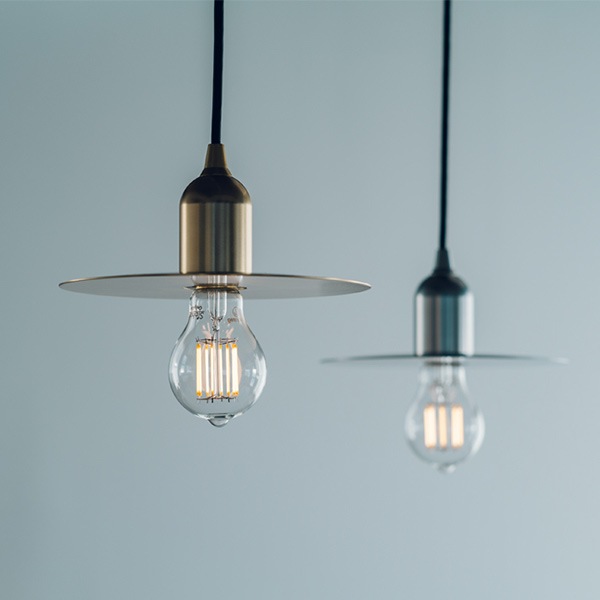 【国内メーカー】デザイン照明「muni」フラットシェードペンダントライト　ゴールド（φ195×H88mm）