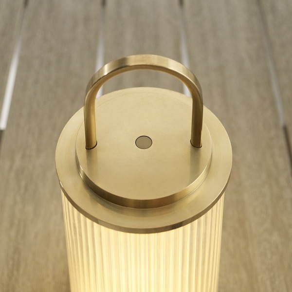 【TECH LIGHTING】アメリカ・テーブルライト「Tawa Accent Rechargeable Table Lamp」ゴールド(W115×D115×H280mm)