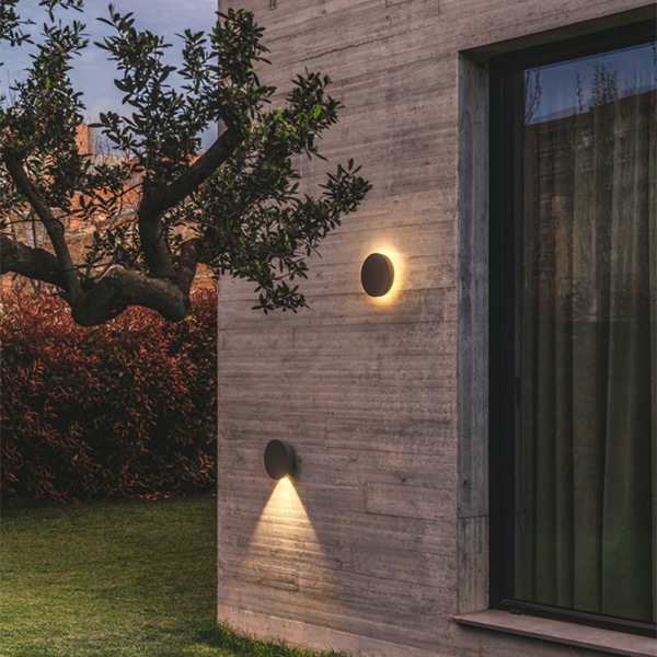 VIBIA】スペイン・デザイン照明「Dots outdoor」アウトドアウォール