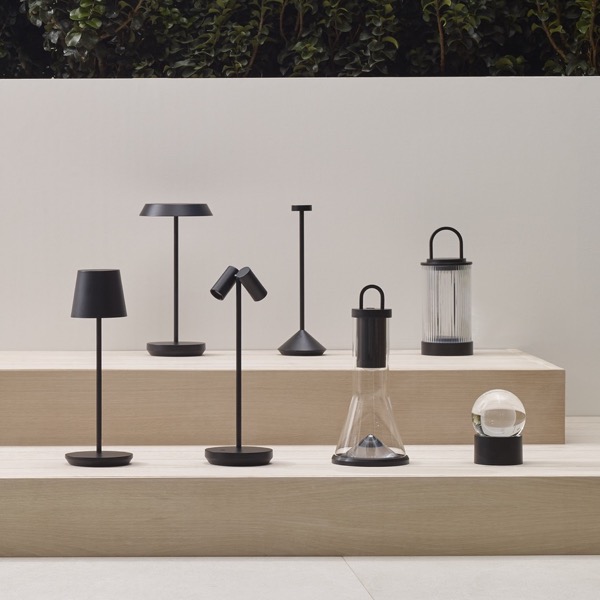 【TECH LIGHTING】アメリカ・テーブルライト「Tawa Accent Rechargeable Table Lamp」ブラック（W115×D115×H280mm）