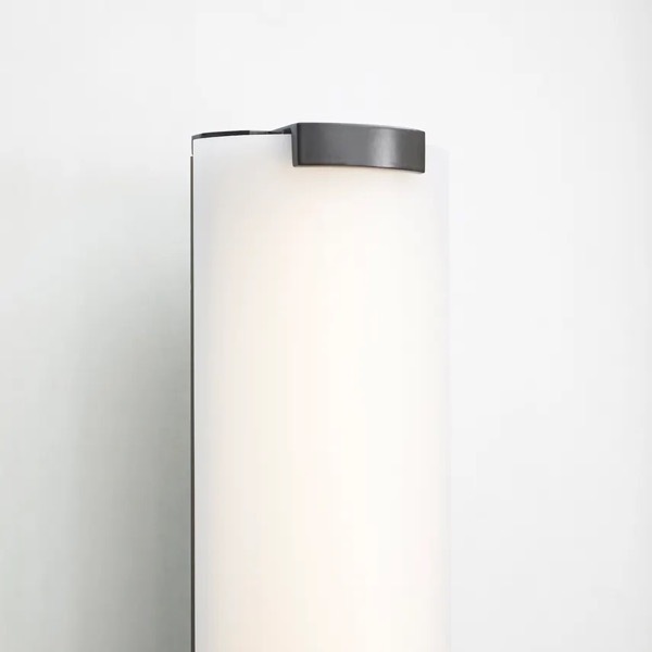 【TECH LIGHTING】アメリカ・ウォールライト「Finn 24 Bath」ブロンズ（W635×D59×H110mm）