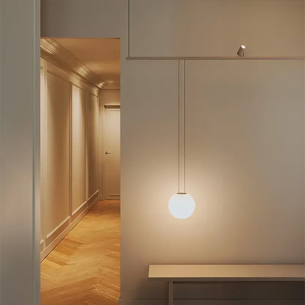 【VIBIA】 スペイン・ショップレール照明「Circus」スポットライト ブラック/ベージュ 配光角度:Medium(34°)(φ40×W170×D70mm)