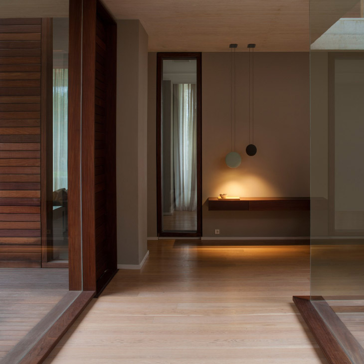 【Vibia】スペイン・LEDペンダントライト「Cosmos」ダークブラウン（W190×D40mm）