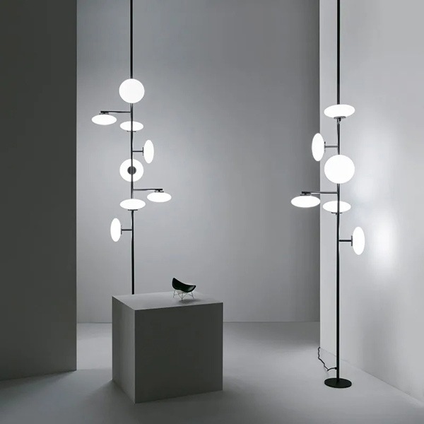 デザイン照明　モダンフロアライト　ブラック（H2200～3000mm）