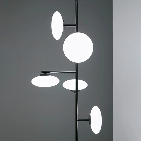 デザイン照明　モダンフロアライト　ブラック（H2200～3000mm）