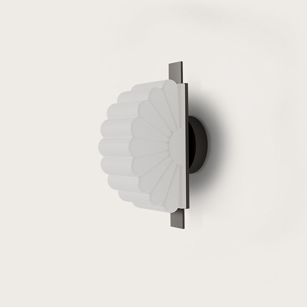 【aromas】 スペイン・インテリア照明「Gina」ウォールライト 1灯 ブラック／ゴールド (W100×H280mm)