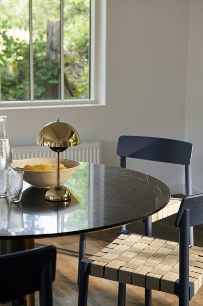 【&Tradition】北欧デザイン照明「Flowerpot VP9 portable table lamp, brass plated」テーブルライト(Φ160×H295mm)