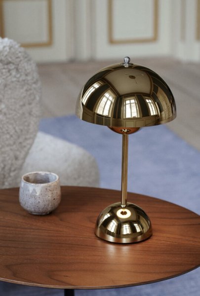 【&Tradition】北欧デザイン照明「Flowerpot VP9 portable table lamp, brass plated」テーブルライト(Φ160×H295mm)