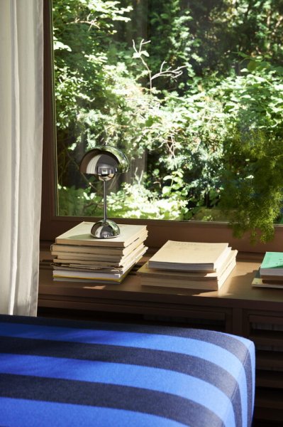 【&Tradition】北欧デザイン照明「Flowerpot VP9 portable table lamp, chrome plated」テーブルライト(Φ160×H295mm)