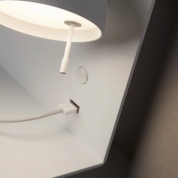 【Bover】 スペイン・インテリア照明「Beddy A／03 LED」Shade On The Left Side (W320×D180×H190mm)