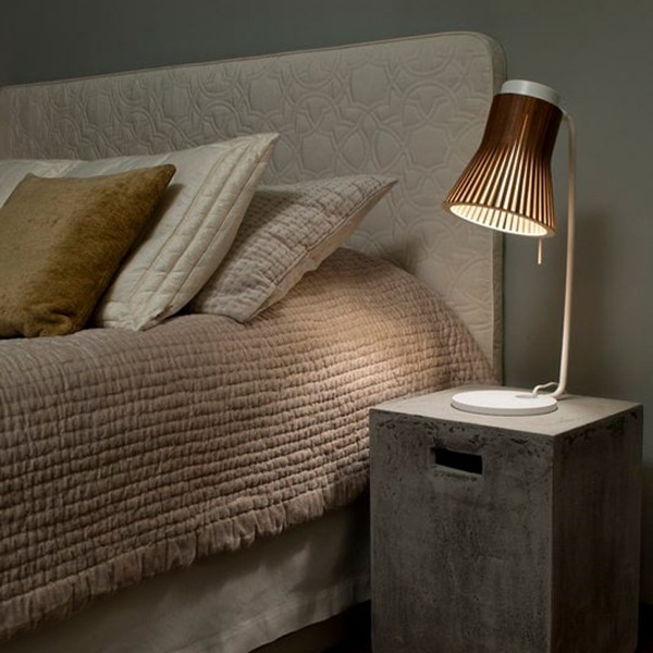 【Secto Design】フィンランド・北欧デザイン照明「Petite 4620 table lamp」テーブルランプ ウォールナット(H560mm)