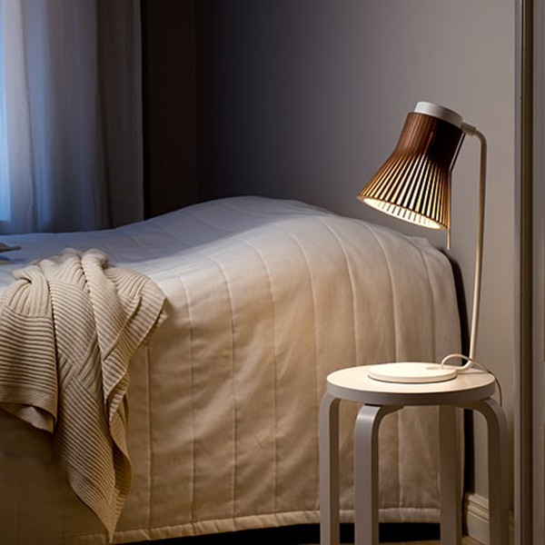 【Secto Design】フィンランド・北欧デザイン照明「Petite 4620 table lamp」テーブルランプ ウォールナット(H560mm)