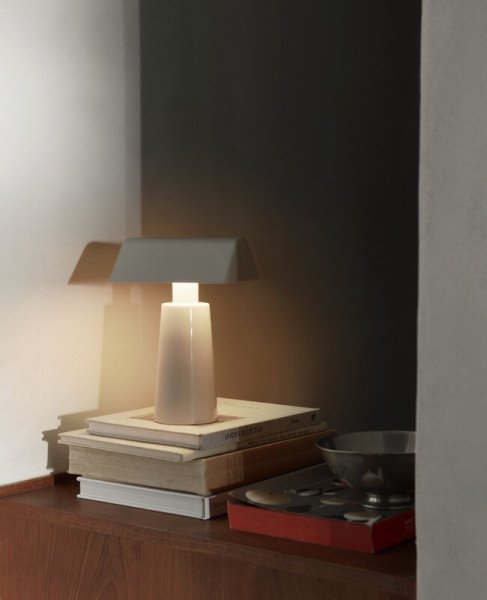 【&Tradition】北欧デザイン照明「Caret MF1 portable table lamp, silk grey」テーブルライト(W100×D150×H220mm)