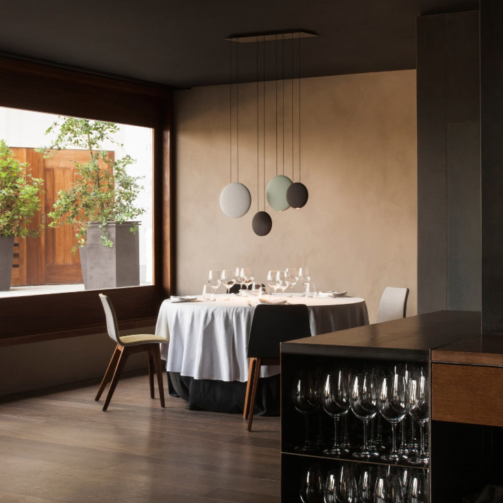 【Vibia】スペイン・LEDシーリングライト4灯「Cosmos」(W760×D240mm)