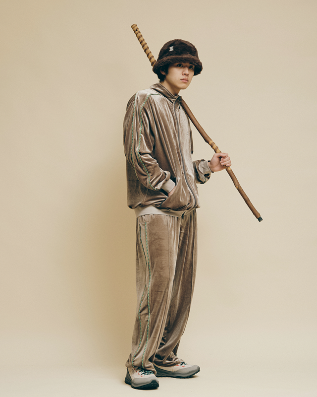 E-LINE TRACK PANTS（VELOUR）