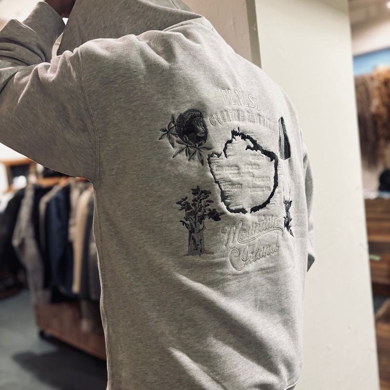 MOUNTAIN ISLAND HOODIE