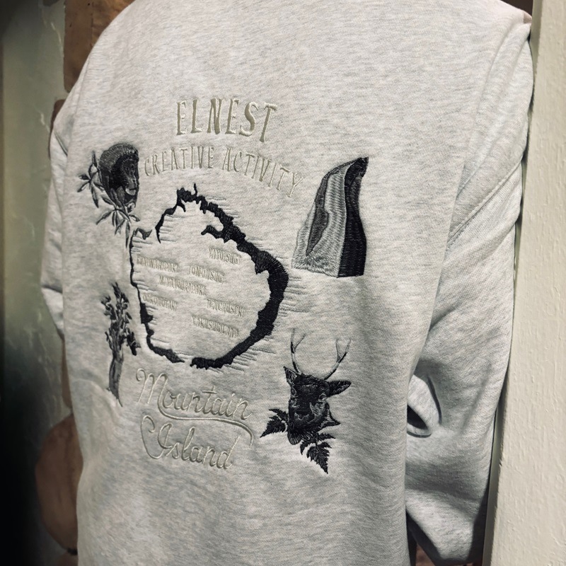 MOUNTAIN ISLAND HOODIE