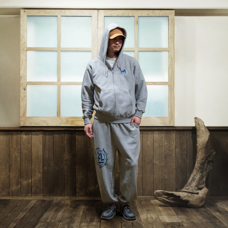 えるねすと ZIP HOODIE