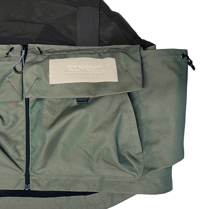 THE WIND TROUPE UT Vest