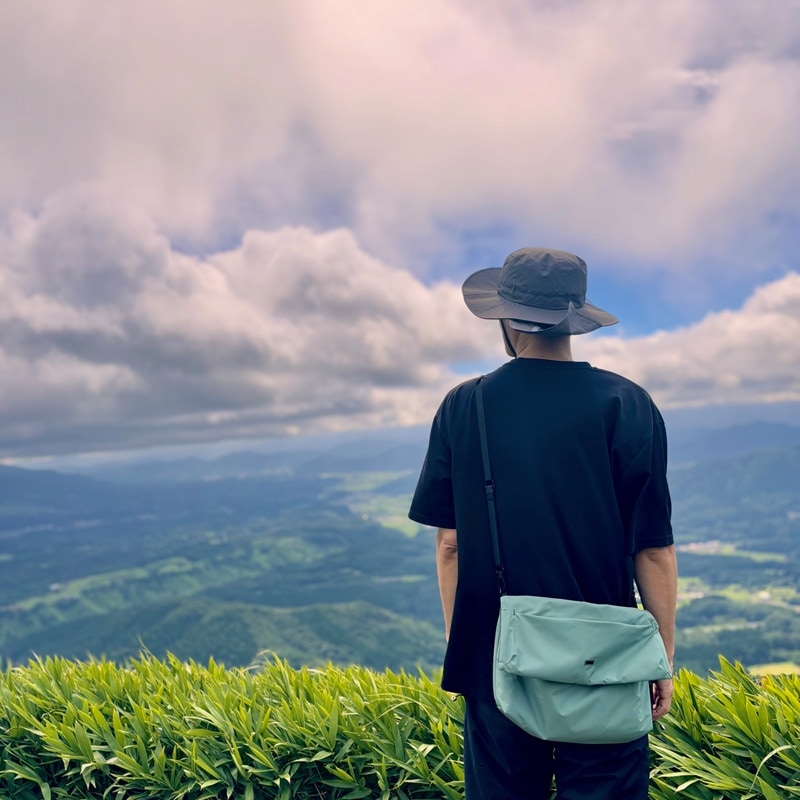 THE WIND TROUPE SHOULDER BAG