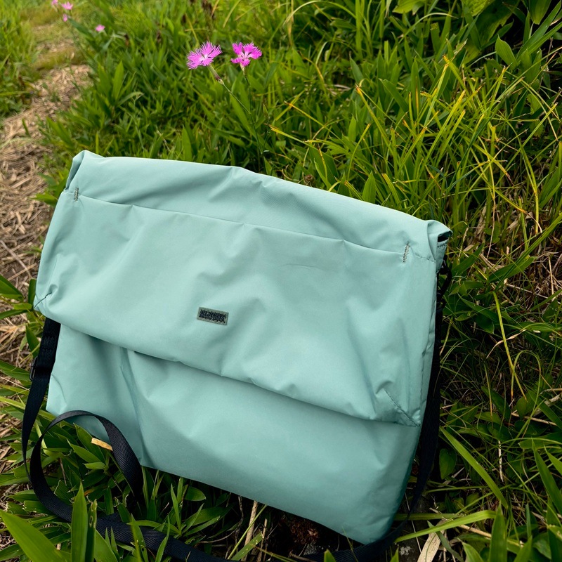 THE WIND TROUPE SHOULDER BAG