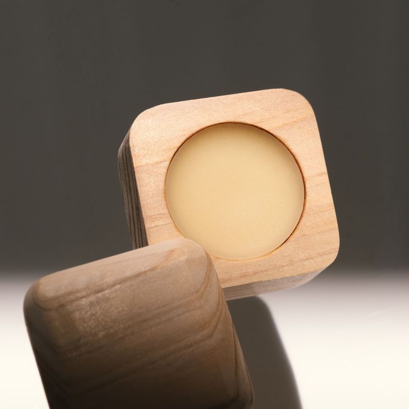 『hinoki』コレクションから『hinoki』のリップバーム