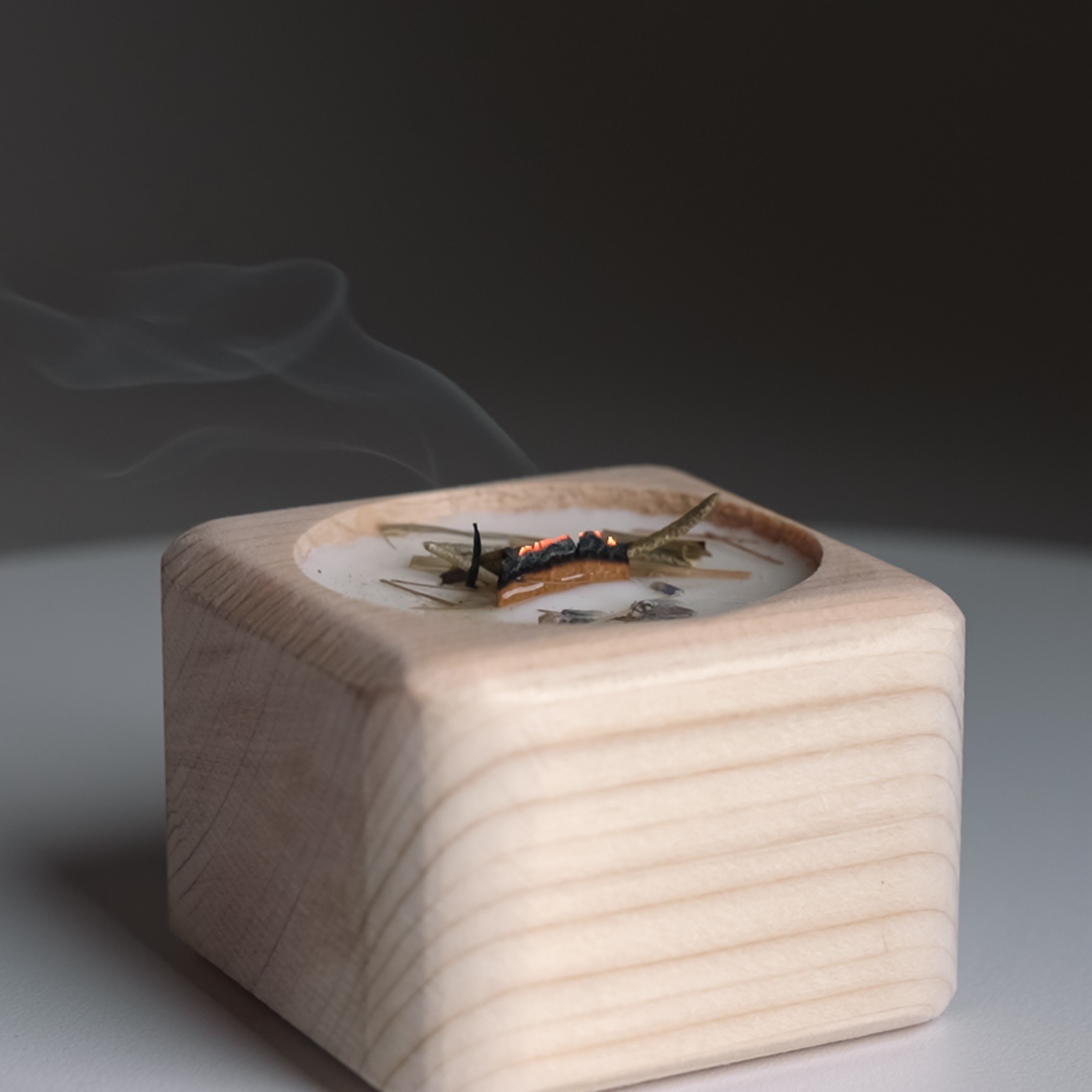 『hinoki』コレクションから『hinoki』のキャンドル