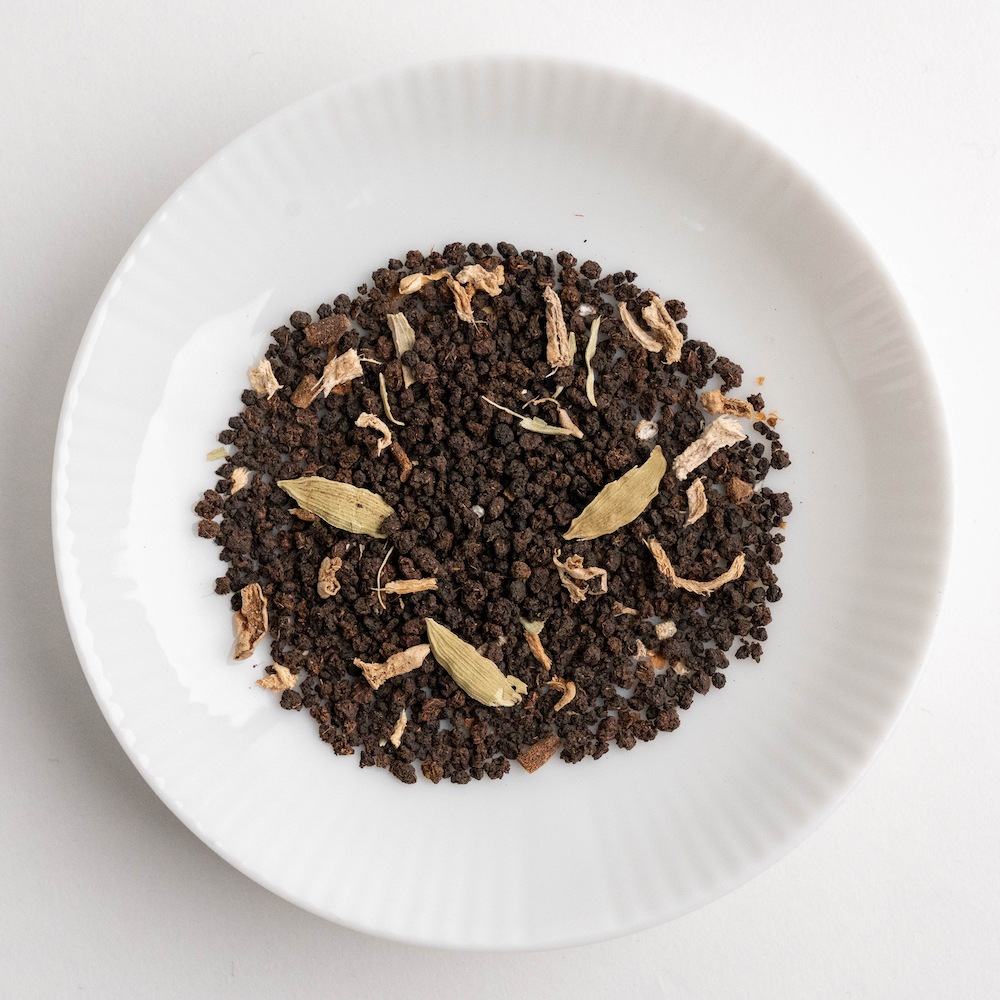 「ムガール」インド仕込みのスパイスティー　チャイティー　白缶