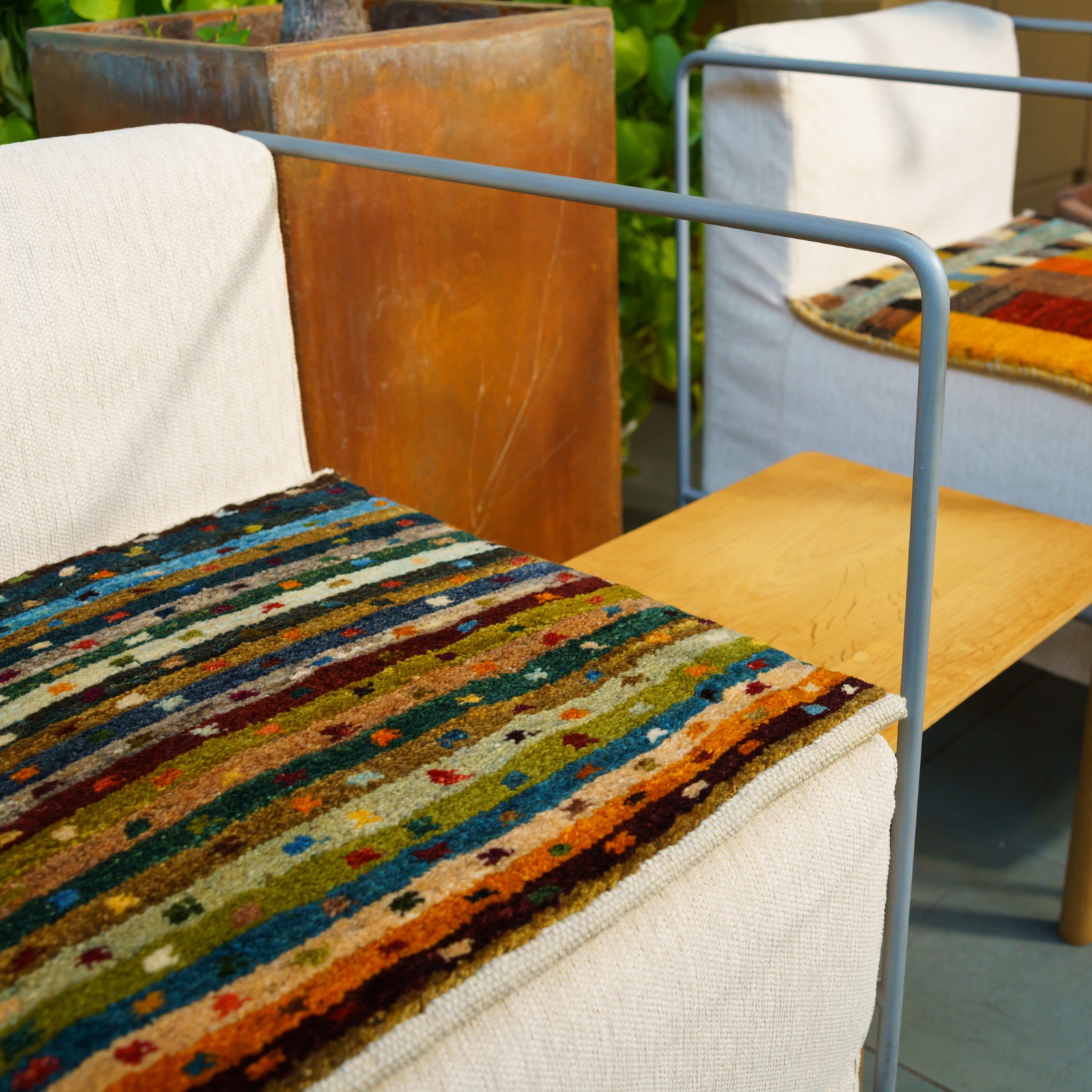 遊牧民族の手織り絨毯　ギャべ  35