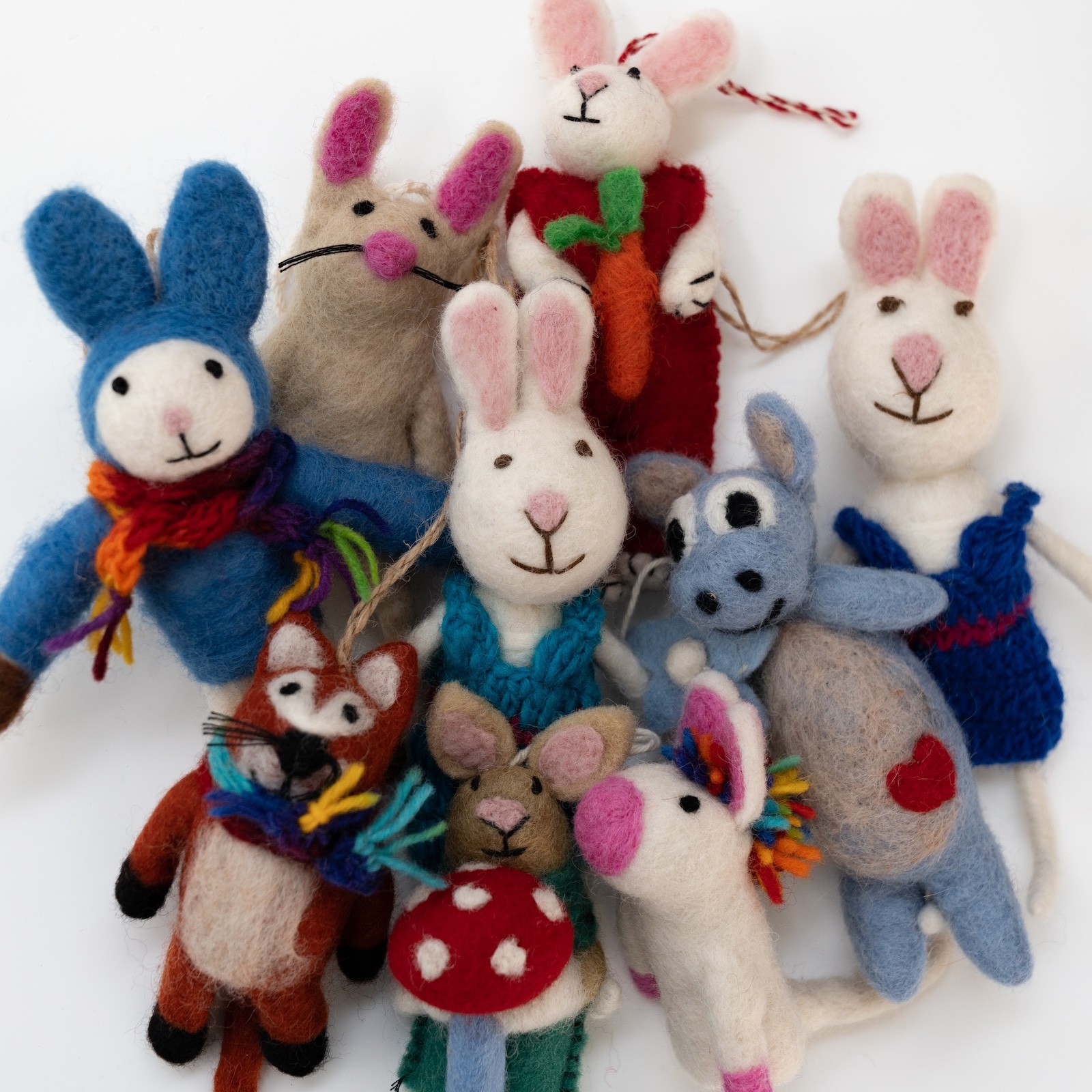 モンゴルから羊毛フェルト人形  No.08  指人形ねずみ