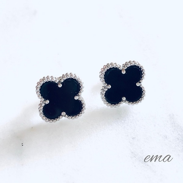 �����Сۥ֥�å����˥��������֤Υԥ���