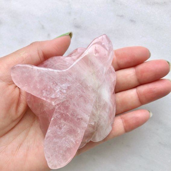 鶴　額入り　ローズクォーツ　水晶　珊瑚　エメラルド？ 鶴 額入り ローズクォーツ 水晶 珊瑚 エメラルド？