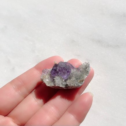 超美石】パープルフローライト 原石（ざらめ水晶 母岩つき