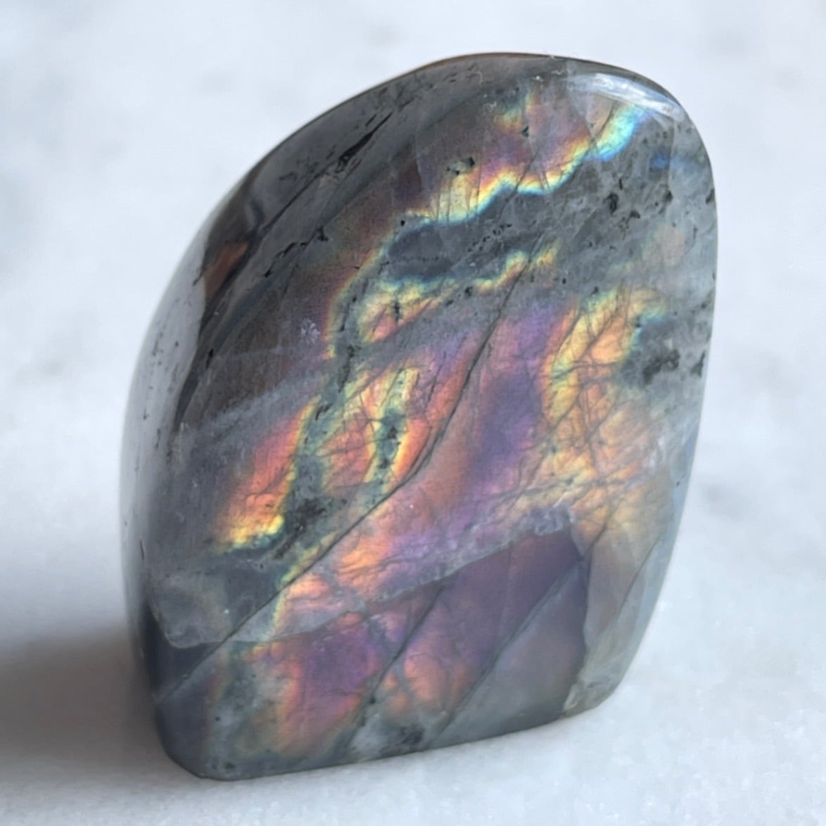 レア】【超美石】ラブラドライト 握り石（置き石） 5884