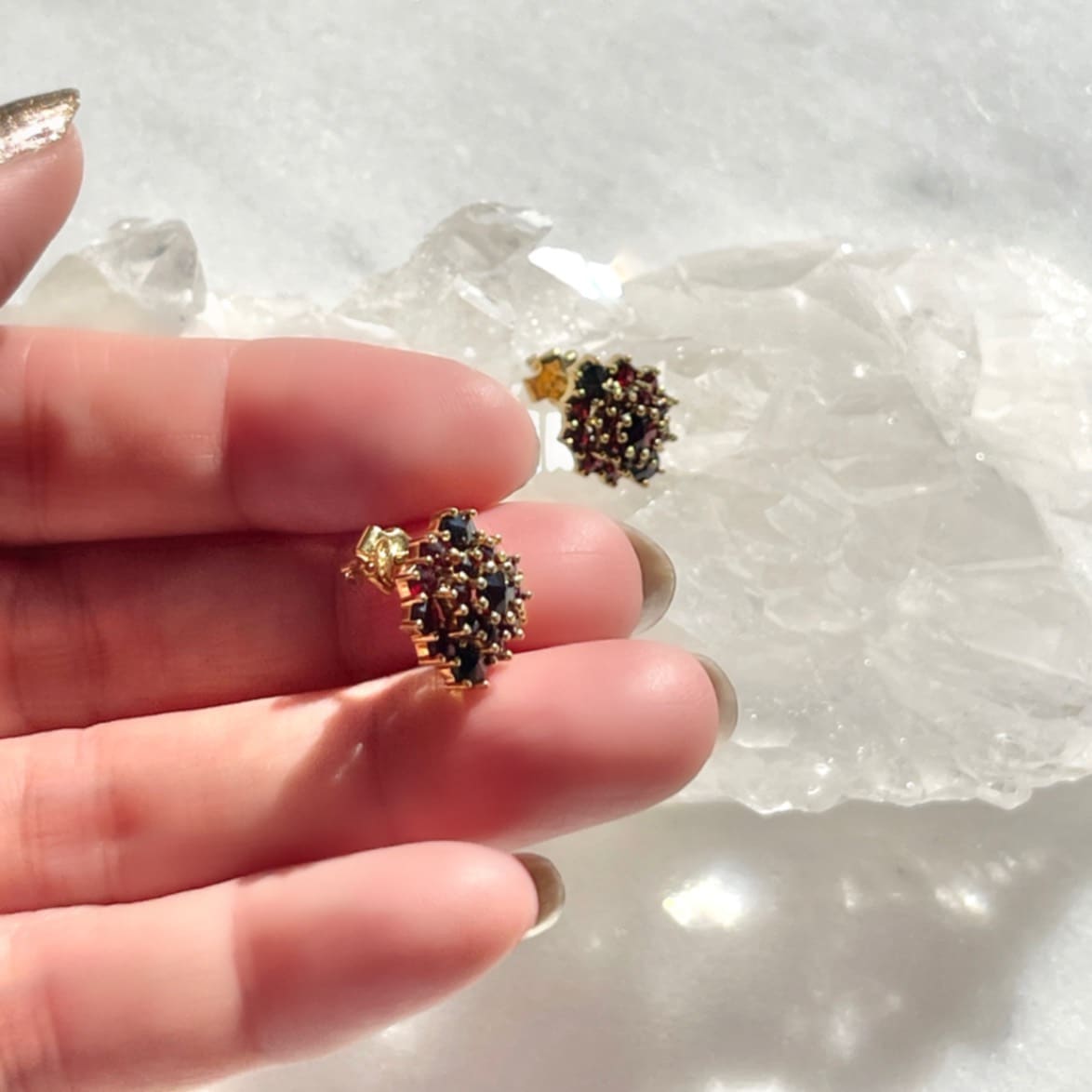 チェコガーネット　ピアス　ボヘミアンガーネット　保証書付き チェコガーネット ピアス ボヘミアンガーネット 保証書付き