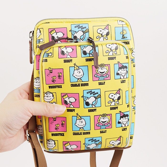 SNOOPY ���̡��ԡ� PEANUTS �����ۥ������� 75��ǯ�ǥ����� ����ե�ݥå� ���� ���������Хå�