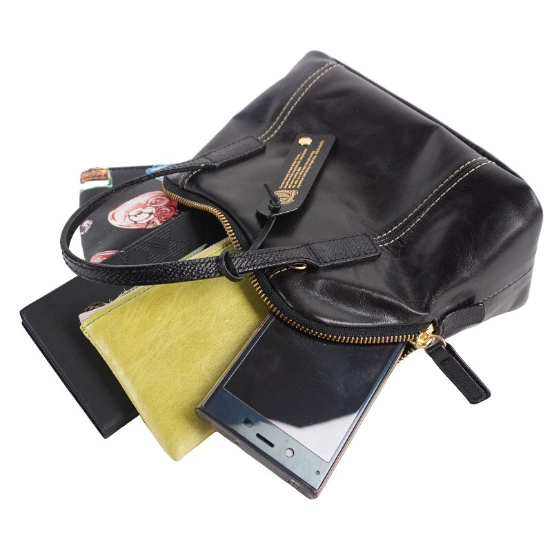 paccapacca LTD �ߥ˥��������Хå�