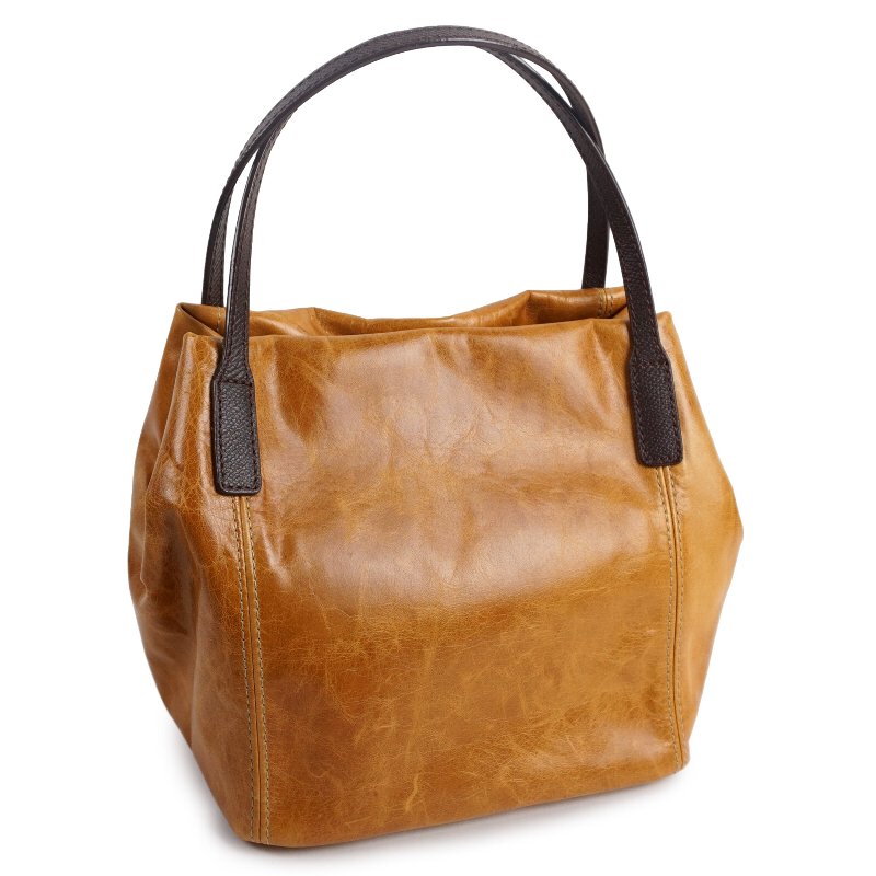 paccapacca LTD �ϥ�ɥХå�