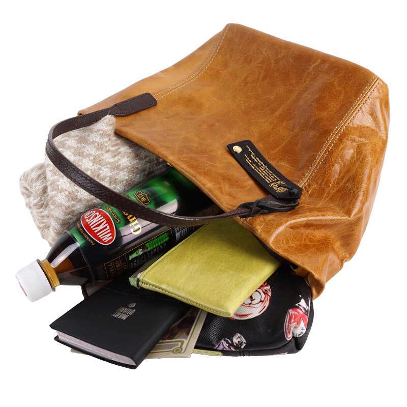 paccapacca LTD �ϥ�ɥХå�