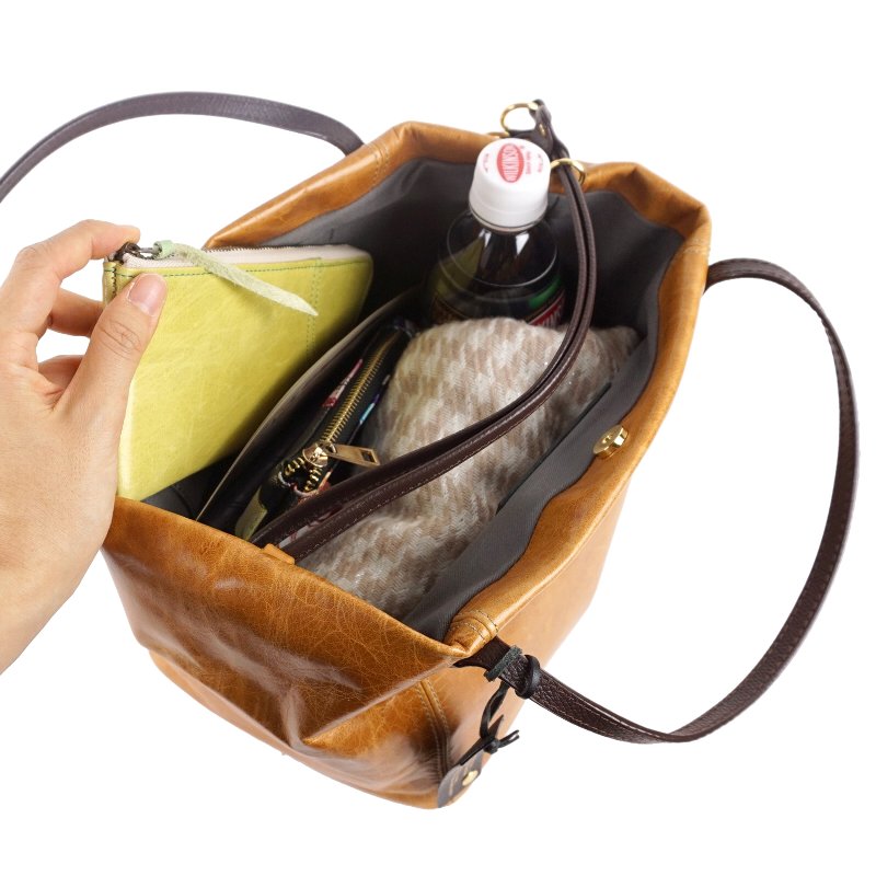 paccapacca LTD �ϥ�ɥХå�