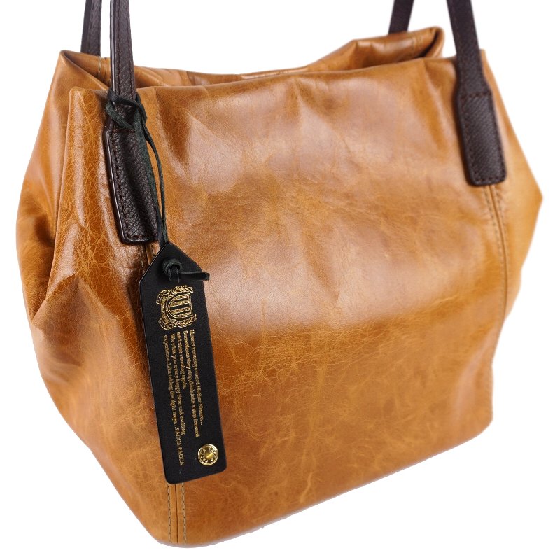 paccapacca LTD �ϥ�ɥХå�