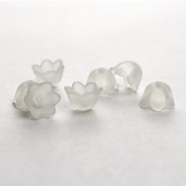 10mm×7mm 50個入 アクリルビーズ フラワー 穴1mm つや消し白 / 鈴蘭 スズラン 花座 ビーズキャップ ゆめかわいい ボタニカル お花 手芸 プラビーズ マットカラー【ゆうパケット対応】