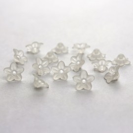 約10×4mm 100個入 アクリルビーズ フラワー 穴約1.2mm つや消し白 / 花座 ビーズキャップ ゆめかわいい ボタニカル お花 手芸 プラビーズ マットカラー スペーサー【ゆうパケット対応