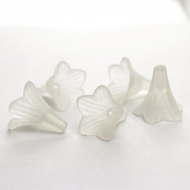 約22×22mm 10個入 アクリルビーズ フラワー 穴1.8mm つや消し白 / 桔梗 キキョウ 花座 ビーズキャップ ゆめかわいい ボタニカル お花 手芸 プラビーズ マットカラー【ゆうパケット対