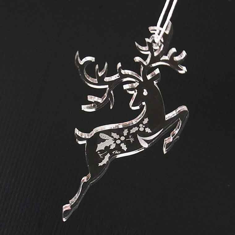 アクリル製 クリスマスオーナメント 3mm厚 トナカイ（ジャンプ） アンシャンテラボ / 紐付き Xmas 飾り 装飾 ツリー飾り デコレーション 【無料ギフトボックス付】【ゆうパケット対応】